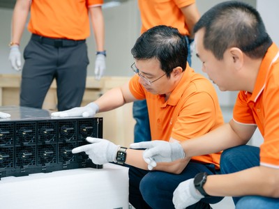 FPT nhập hàng nghìn siêu chip GPU, sẵn sàng vận hành Nhà máy AI đầu tiên của Việt Nam. Ảnh: Kl994 game bài casino hấp dẫn FPT.