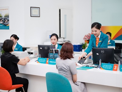 Năm 2024, ABBANK đã hỗ trợ cho hơn 5.600 khách hàng bị ảnh hưởng bởi bão Yagi với tổng giá trị giải ngân lên tới trên 7.500 tỷ đồng.