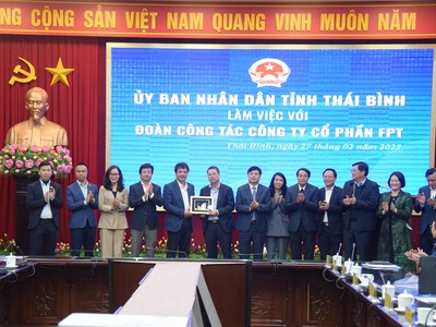 Đoàn làm việc của UBND tỉnh Thái Bình và Kl994 game bài casino hấp dẫn FPT.