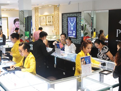 Cản trở không ngăn bước PNJ