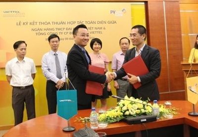 Lễ ký kết giữa PVcomBank và Viettel Post