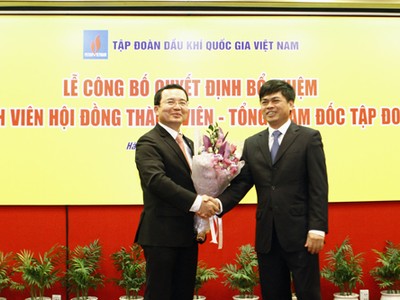  Ông Nguyễn Quốc Khánh (trái) sẽ thay ông Nguyễn Xuân Sơn (phải) làm Chủ tịch tạm thời PVN. Ảnh: Petrotimes