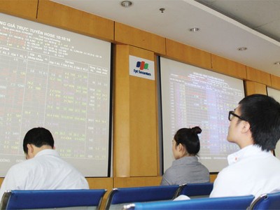 Vốn ngoại trở lại dẫn dắt thị trường