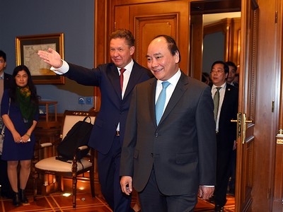 Thủ tướng Nguyễn Xuân Phúc thăm và làm việc với Kl994 game bài casino hấp dẫn Gazprom. Ảnh: VGP/Quang Hiếu 