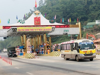 Trạm thu phí Quốc lộ 6 Xuân Mai - Hòa Bình hoàn vốn cho Dự án đặt tại thị trấn Lương Sơn từ khi đi vào hoạt động ngày 20/10/2015 đã nhiều lần bị người dân phản đối vì mức thu phí quá cao.