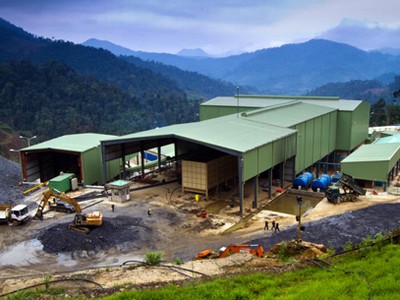 Nhà máy vàng Phước Sơn giảm lãi đột ngột dù giá vàng thế giới năm 2012 vẫn ở mức cao.