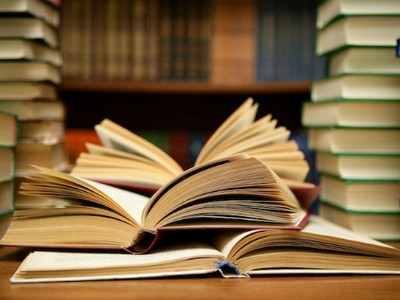 Đọc sách để học hỏi chính là một trong những cách giúp bạn giàu có -Ảnh: wired.