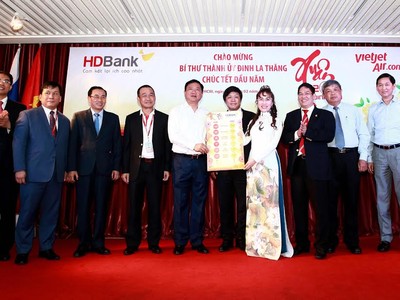 Bí thư Thành ủy TP.HCM Đinh La Thăng chúc Tết HDBank và Vietjetair