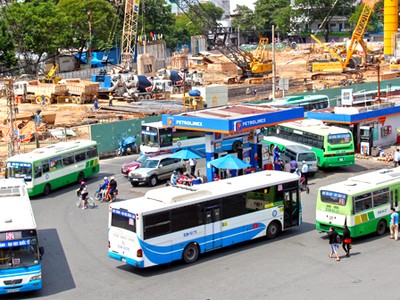 Mỗi năm TP HCM chi hơn 1.000 tỷ đồng ngân sách để trợ giá cho xe buýt. Ảnh:Hữu Nguyên.