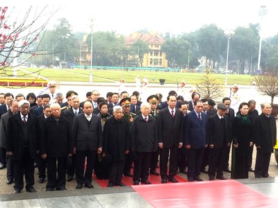 Lãnh đạo Đảng, 99Kl99 trực tiếp đá gà viếng Chủ tịch Hồ Chí Minh
