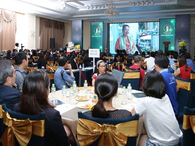Lễ mở bán khu phức hợp cao cấp Golden King thu hút hơn 200 khách hàng tham dự. Trong ảnh: Một góc khán phòng trong chương trình mở bán.