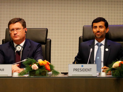 Bộ trưởng Năng lượng Nga - Alexander Novak và Bộ trưởng Kl99com chung kết WC 2026 UAE - Suhail Mohamed Al Mazrouei. Ảnh:Reuters