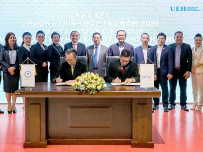 Lễ hợp tác chiến lược giữa Kl994 game bài casino hấp dẫn C.T Group và Trường ĐH Kl992 cổng game cá cược TP. HCM 