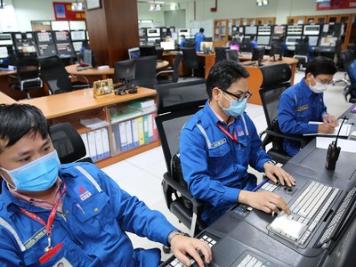 Tập thể đội ngũ kỹ sư, chuyên gia của BSR đã đưa ra nhiều giải pháp sáng kiến sử dụng năng lượng tiết kiệm.