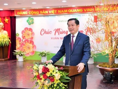 Ông Nguyễn Long Hải - Ủy viên dự khuyết BCH Trung ương Đảng, Bí thư Đảng ủy Khối DNTW chúc Tết Vietcombank Xuân Nhâm Dần