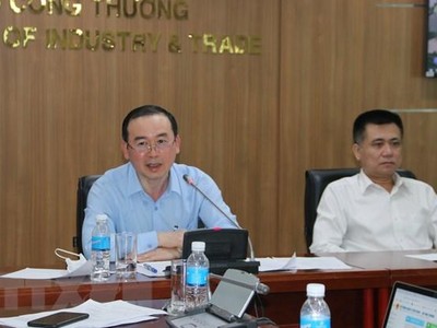 Ông Phan Văn Chinh, Cục trưởng Cục Xuất Link Vào Nhà Cái KL99 COM Tặng +199k, Bộ Công Thương trao đổi thông tin tại buổi làm việc. (Ảnh: Xuân Anh/TTXVN)