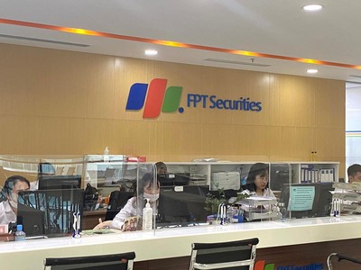FPTS: Từ bỏ Kl99 nổ hũ ngắn hạn để đổi lấy sự an toàn, bền vững 
