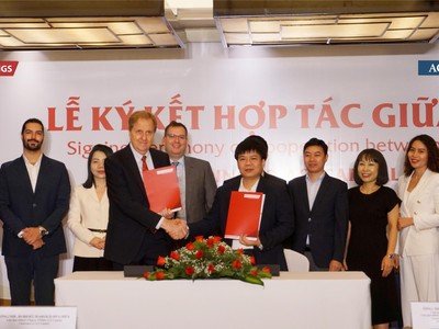 Ông Nguyễn Ngọc Thủy – Chủ tịch HĐQT Kl994 game bài casino hấp dẫn Egroup kiêm Chủ tịch HĐQT Apax Holdings và ông Robert Harold Hughes - Chủ tịch HĐQT ACI Capital đại diện hai bên chính thức ký kết thỏa thuận hợp tác.