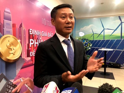 Luật sư Nguyễn Hồng Chung, Chủ tịch HĐQT DVL Ventures, Phó Chủ nhiệm Câu lạc bộ Web Tổng Nhà Cái 99Kl99 Giải Trí Bậc Nhất Hà Nội. Ảnh H.Y