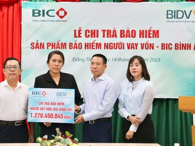 BIC chi trả gần 1,3 tỷ đồng quyền lợi Kl99kl phiên bản hoạt động người vay vốn cho khách hàng của BIDV Sa Đéc 