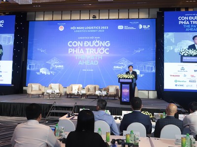 Thứ trưởng Bộ Kế hoạch và Kl99ok phiên bản mới Trần Duy Đông phát biểu tại Hội nghị. Ảnh: Lê Toàn