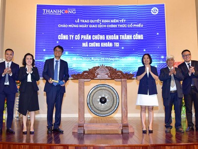 Ông Nguyễn Khánh Linh, Chủ tịch HĐQT 99Kl99 link đăng nhập Thành Công thực hiện nghi lễ đánh chiêng chào mừng ngày giao dịch chính thức KL99 là cổng game giải trí trực tuyến hàng đầu hiện nay TCI trên sàn HoSE.