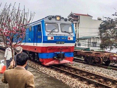 Ngành 99Kl.app khuyến mãi hot áp dụng nhiều chính sách để khuyến khích người dân đi tàu Tết như: ưu đãi để hỗ trợ hành khách đi tàu như giảm giá cho các đối tượng chính sách Trang Chủ KL99Com Số 1 Link Đăng Ký KL999, công đoàn, hành khách có thẻ khách hàng; giảm 3% giá vé cho các đoàn tàu xuất phát tại ga Sài Gòn.