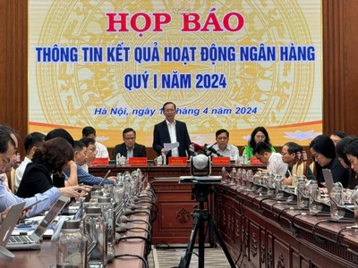 Ông Đào Minh Tú, Phó Thống đốc NHNN phát biểu tại buổi họp báo 