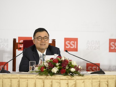 Ông Nguyễn Duy Hưng, Chủ tịch HĐQT SSI trả lời Trang Chủ KL99Com Số 1 Link Đăng Ký KL999 tại ĐHCĐ