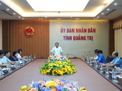 Phó chủ tịch UBND tỉnh Quảng Trị Hà Sỹ Đồng chủ trì cuộc họp xem xét đề xuất của nhà Kl99ok phiên bản mới.