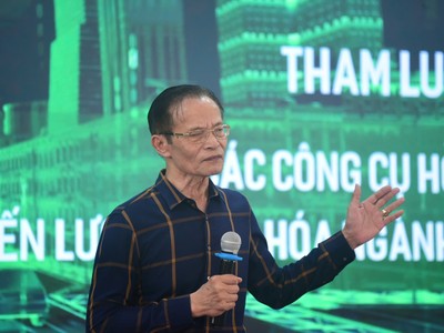 TS. Lê Xuân Nghĩa trình bày tại Hội thảo. Ảnh: Dũng Minh
