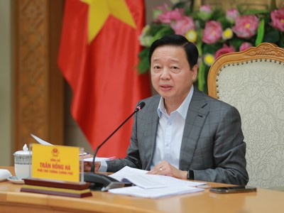 Phó Thủ tướng Trần Hồng Hà chủ trì cuộc họp