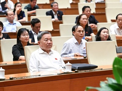 Một phiên họp toàn thể của Quốc hội tại Kỳ họp thứ 9, Quốc hội khóa XV.