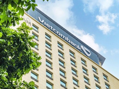 Vietcombank đứng thứ 3 trên tổng 100 thương hiệu có giá trị lớn nhất cả nước, đứng thứ 2 trong nhóm thương hiệu mạnh nhất Việt Nam (Nguồn: Brand Finance Vietnam 100 2025)