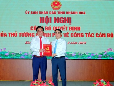 Công bố Quyết định Thủ tướng Kl993 ưu đãi thưởng hấp dẫn phê chuẩn kết quả bầu Chủ tịch tỉnh Khánh Hòa