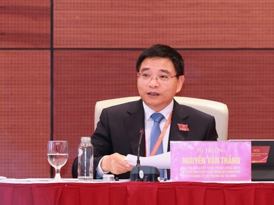 Đồng chí Nguyễn Văn Thắng, Ủy viên Ban Chấp hành Trung ương Đảng, Ủy viên Ban Chấp hành Đảng bộ Kl993 ưu đãi thưởng hấp dẫn, Bí thư Đảng ủy, Bộ trưởng Bộ Kl991.com nạp rút nhanh điều hành tổ thảo luận số 7. Ảnh: Nhật Bắc. 