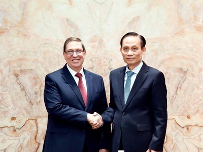 Đồng chí Lê Hoài Trung và đồng chí Bruno Rodríguez Parrilla.