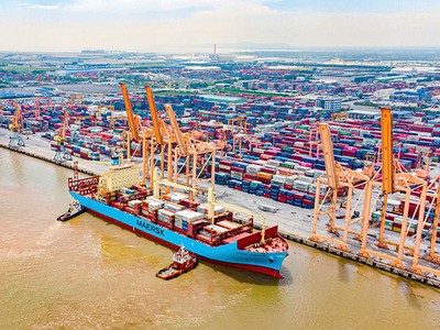 Hoạt động logistics và xuất Link Vào Nhà Cái KL99 COM Tặng +199k tại cảng biển Việt Nam - nơi chịu tác động trực tiếp từ những biến động của trật tự thương mại toàn cầu