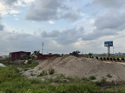 Tại Hải Phòng, khu công nghiệp Tràng Duệ 3 do CTCP Khu công nghiệp Sài Gòn - Hải Phòng, công ty con của Tổng công ty Phát triển Đô Thị Kinh Bắc làm chủ Kl99ok phiên bản mới đang được triển khai xây dựng. Ảnh: Quỳnh Nga