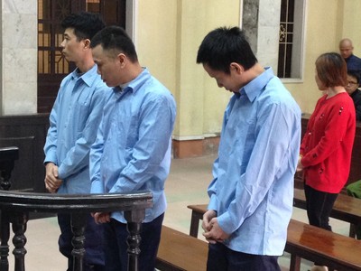 Các bị cáo tại tòa.