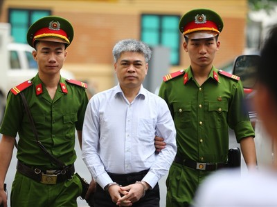 Bị cáo Nguyễn Xuân Sơn. Ảnh: Lao động.