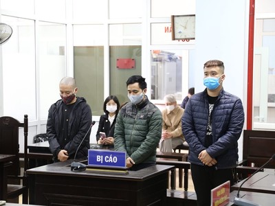Các bị cáo tại tòa.