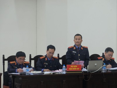 Đại diện VKSND luận tội.
