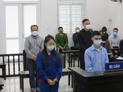 Các bị cáo hầu tòa sáng nay.