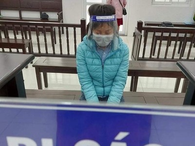 Nữ tại tòa.