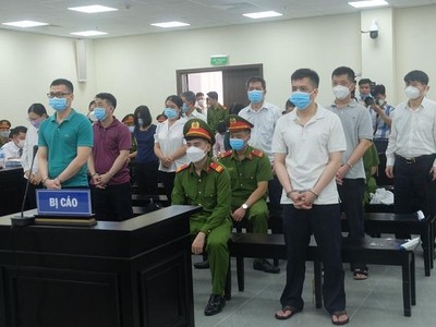 Các bị cáo tại tòa