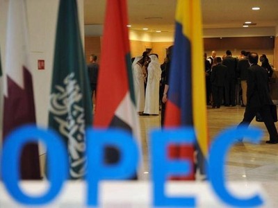 Điều gì tiếp theo sẽ xảy ra đối với giá dầu sau khi OPEC+ cắt giảm sản lượng lớn
