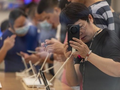 Huawei và Xiaomi dẫn đầu đà phục hồi của thị trường điện thoại Trung Quốc