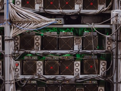 Các công ty khai thác tiền điện tử đang kiếm được nhiều tiền hơn bao giờ hết khi giá Bitcoin lập đỉnh