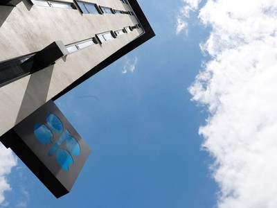 OPEC+ tiếp tục giữ chính sách sản lượng dầu ổn định 